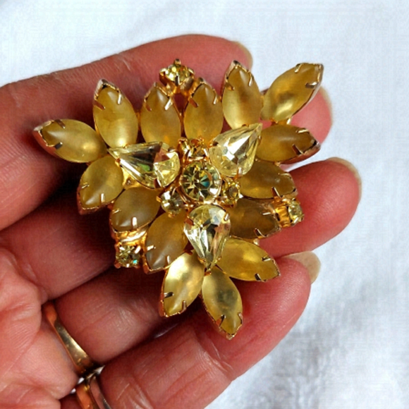 Jewelry - Vintage Citrine & Crystal Rhinestone Triangular Brooch